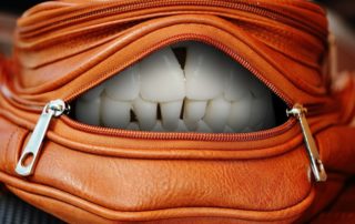 handbag-1558855_640